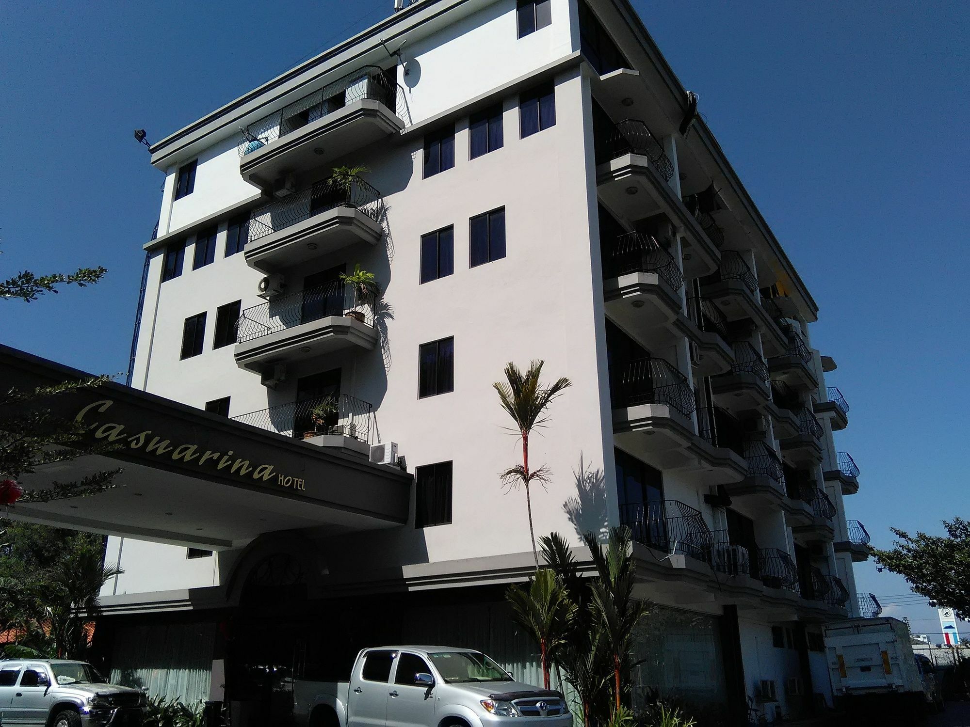 Casuarina Hotel 2*